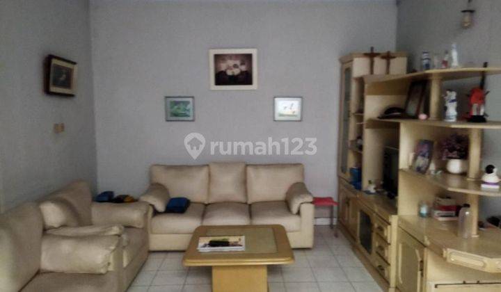 Rumah di Taman Holis Indah 1, 2 Lantai SHM Butuh Renovasi 2