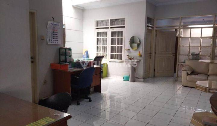 Rumah di Taman Holis Indah 1, 2 Lantai SHM Butuh Renovasi 2