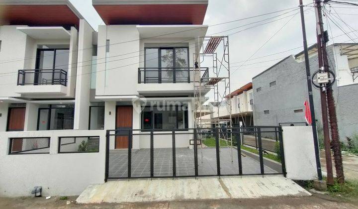 Rumah Baru Hoek di Komplek Leuwisari 2 Lantai SHM Timur 1