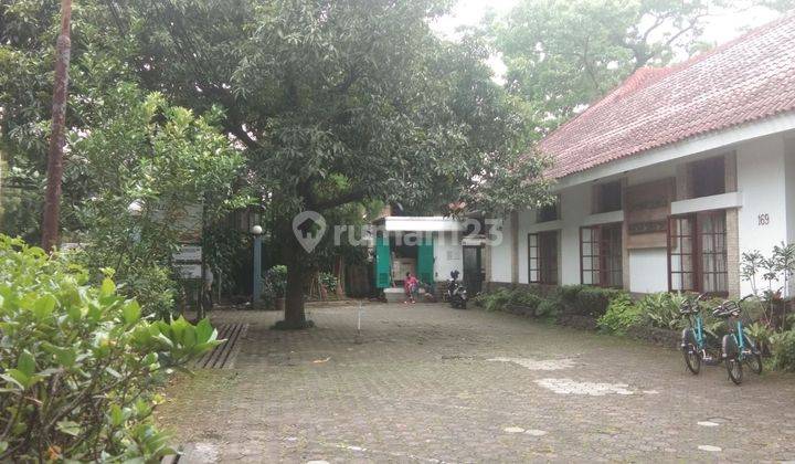 Rumah Hoek di Sayap JL.Riau SHM Bagus Barat - Utara 1