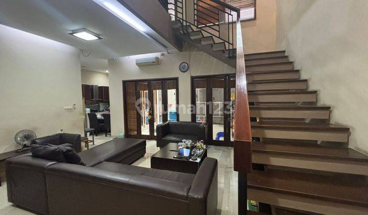 Rumah Bagus di Komplek Puri Syalendra 2 Lantai SHM Timur 1