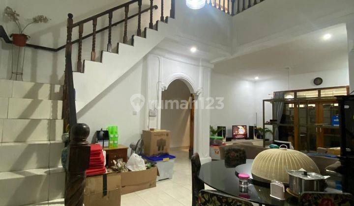 Rumah Bagus di Komplek Singgasana 2 Lantai SHM Selatan 1