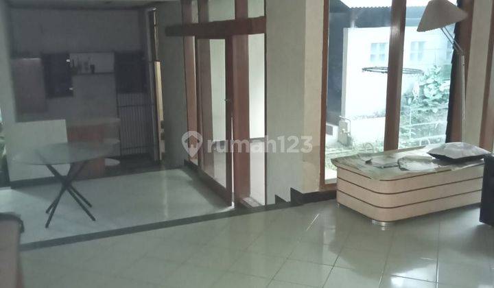 Rumah di Cigadung Dago 2 Lantai SHM Tenggara Butuh Renovasi 1