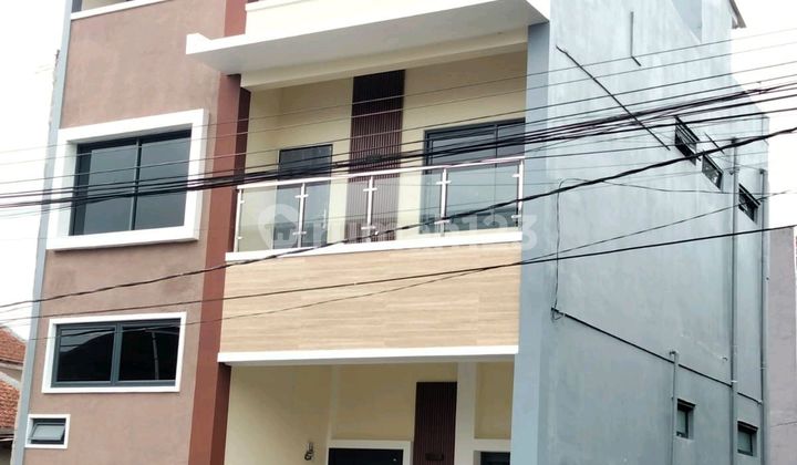 Rumah Baru 2,5 Lantai di Kopo Permai 1, SHM Timur