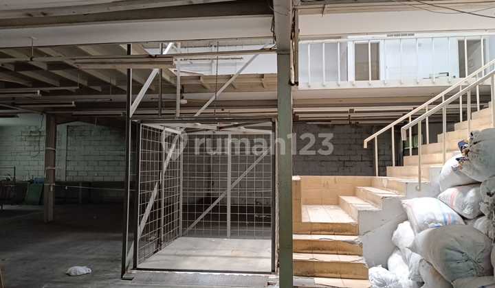 Warehouse on Kopo Wing Container Access, Near Kopo Toll Exit.