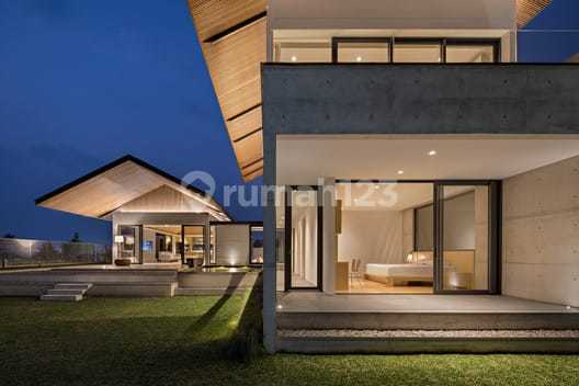 Rumah 2 Lantai View Danau Design By Architect di Kota Baru Parahyangan 2