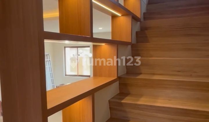 Rumah Baru 2 Lantai Di Sayap Pajajaran, Shm