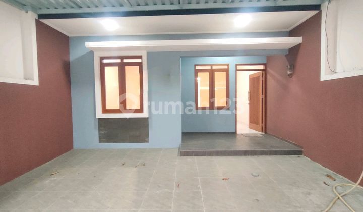 Minimalist 2-Story House in Taman Holis Indah 1, Freehold Certificate 2