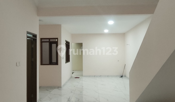 Rumah Minimalis 2 Lantai Di Taman Holis Indah 1, Shm Rumah Minimalis 2 Lantai Di Taman Holis Indah 1, Shm