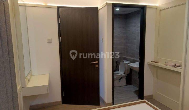 Apartemen Collins Boulevard 3BR Semi Furnished Bagus 2