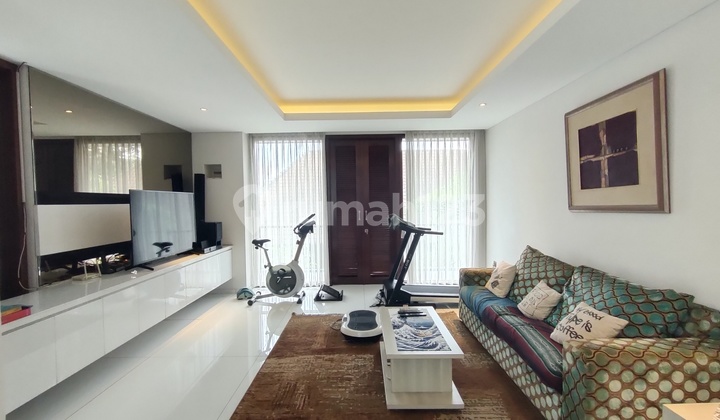 Rumah Tropical Design Arsitektur Di Sayap Pasteur, Shm, Timur 2