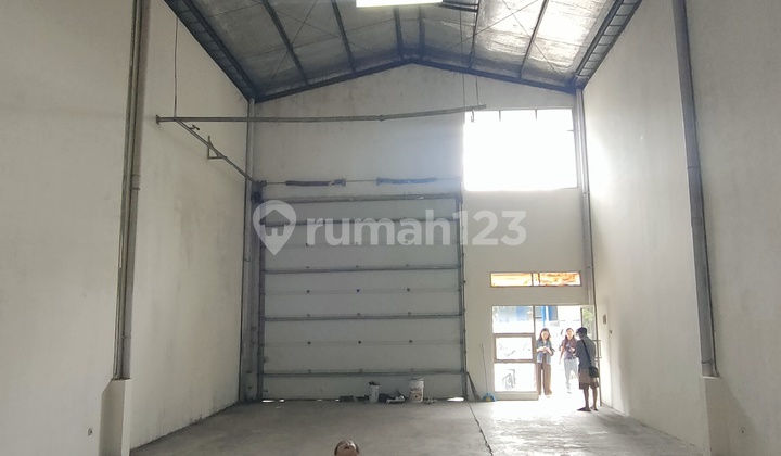 Gudang Bizpark Kopo Dekat Tol Akses Kontainer 40"