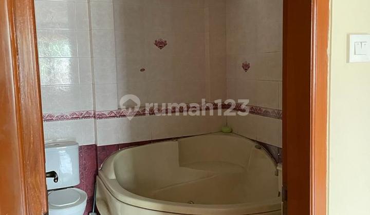 Corner House in Istana Regency 1 Complex, Pasteur, Near Toll Road 2