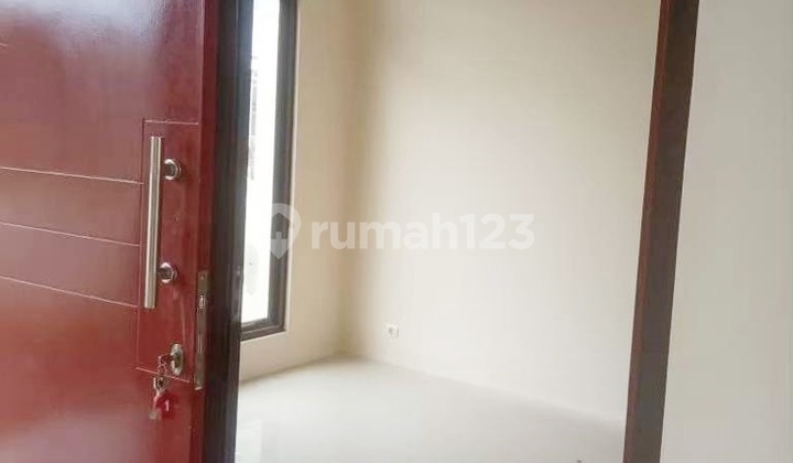 Rumah Bagus Perumahan Duta Margawangi  2