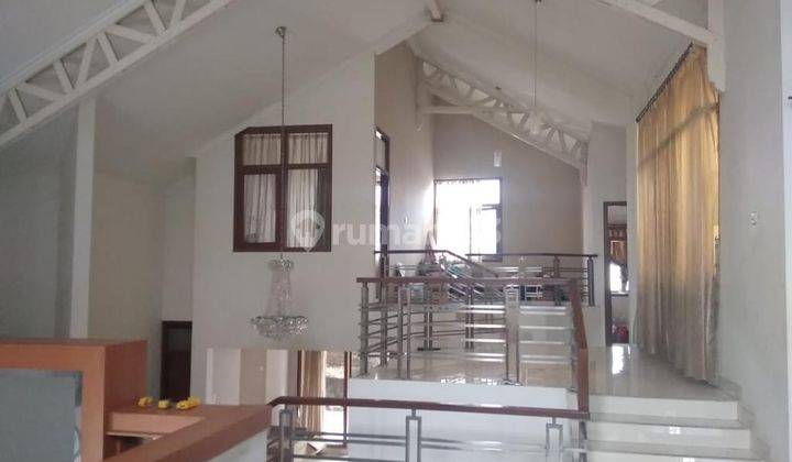 Turun Harga Rumah 2 Lantai Semi Furnished di Setra Indah, Bandung 2