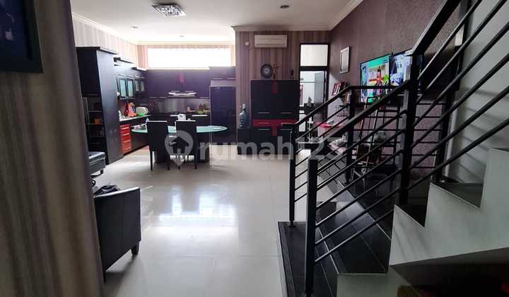 Rumah 2,5 Lantai Bagus Sumber Sari 2