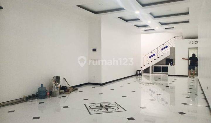 Rumah 3 Lantai Bagus Baru Sayap Otista 1