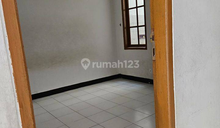 Rumah Bagus di Taman Kopo Indah 1 7