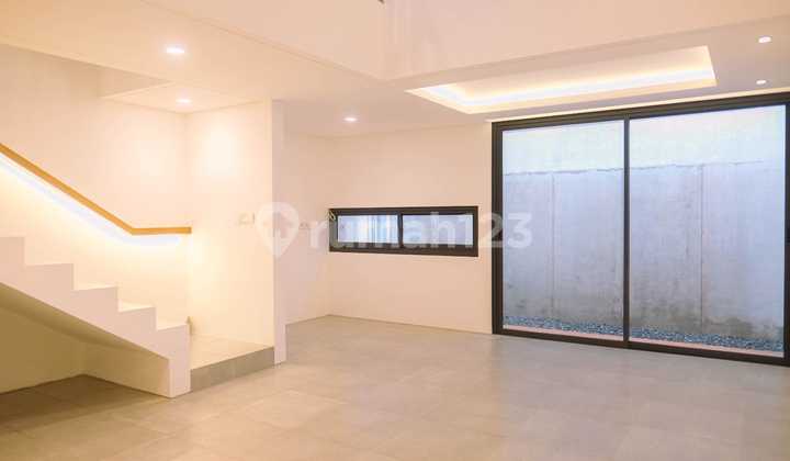 Rumah 2 Lantai Bagus Sayap Buah Batu