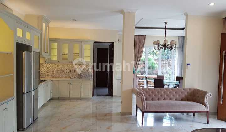 Rumah 2 Lantai Bagus Semi Furnished di Setra Murni, Bandung