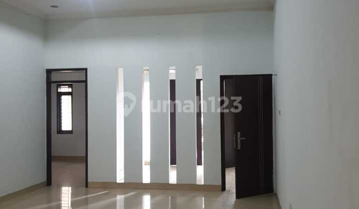 Rumah 2 Lantai Bagus Singgasana Pradana Rumah 2 Lantai Bagus Singgasana Pradana