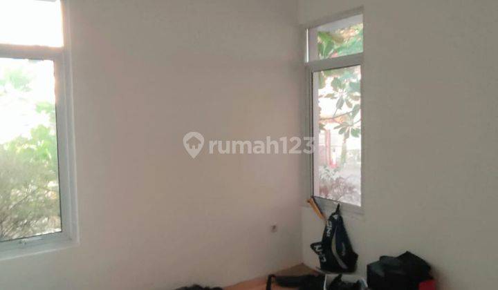 Rumah 2 Lantai Bagus di Perumahan Riviera, Bandung 2