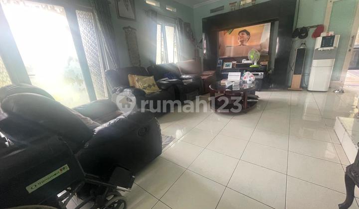 House, in Kota Baru Parahyangan Tatar Jingganagara