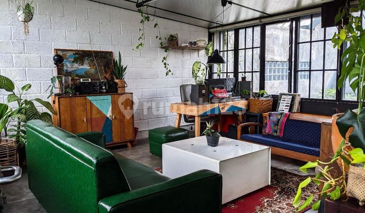 House in Geger Kalong Hilir