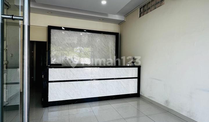 2 Ruko Rendeng Siap Pakai Sudirman Strategis Ramai Bagus 570 m2 SHM Sudirman, Bandung 2 Ruko Rendeng Siap Pakai Sudirman Strategis Ramai Bagus 570 m2 SHM Sudirman, Bandung