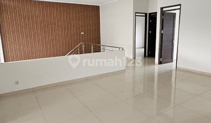 Ready-to-Occupy Batununggal 2-Storey House with SHM, West-Facing 2