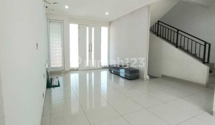 Rumah Cluster Amanda Siap Huni 2 Lantai Bagus Unfurnished SHM Summarecon Bandung, Bandung