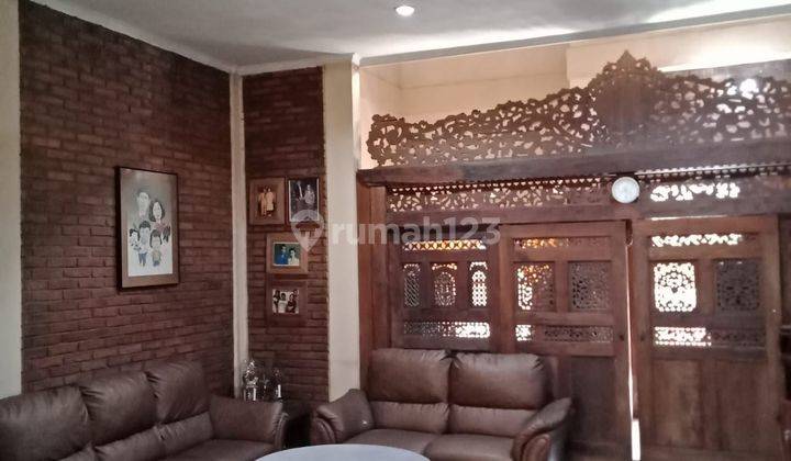 Rumah 2 Lantai Bagus Furnished SHM di Sayap Bkr , Bandung 2