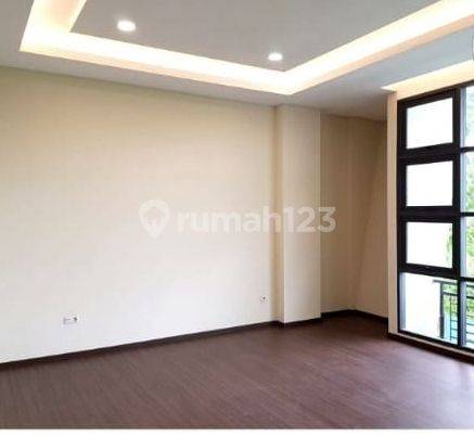 Rumah 2 Lantai Bagus Unfurnished Sertifikat Hak Milik di Tatar Kumalasinta Kota Baru Parahyangan , Bandung 2