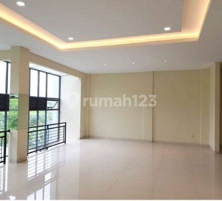 Rumah 2 Lantai Bagus Unfurnished Sertifikat Hak Milik di Tatar Kumalasinta Kota Baru Parahyangan , Bandung 1