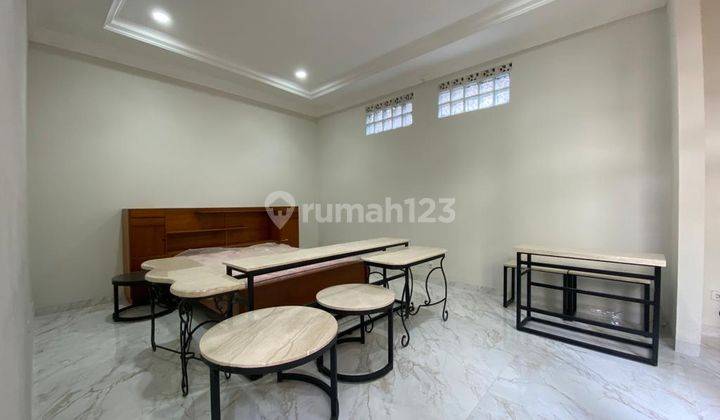 Rumah Bagus Unfurnished SHM di Singgasana Pradana , Bandung 2