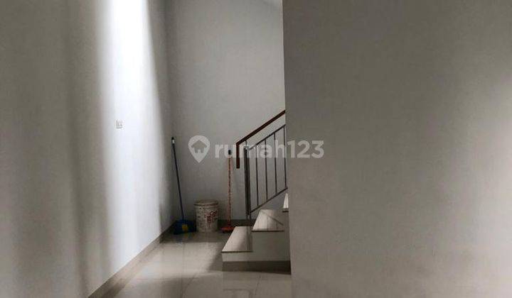 Rumah Bagus Unfurnished SHM di Pondok Hijau, Bandung 2