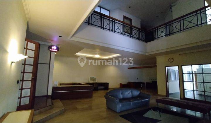 Rumah Bagus Unfurnished SHM di Sayap Dago, Bandung 1