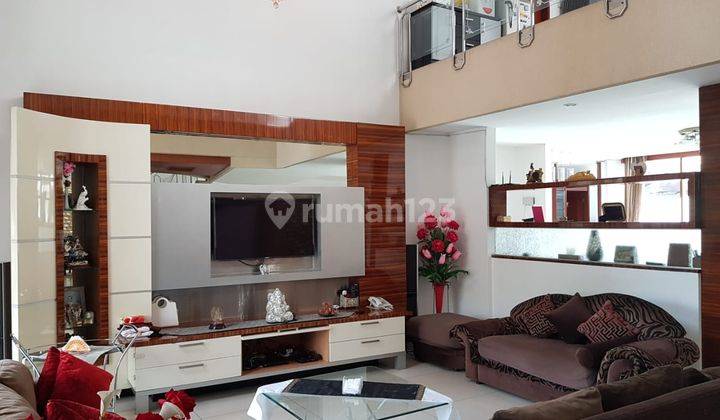 Rumah 2 Lantai Bagus Unfurnished di Riau, Bandung 1