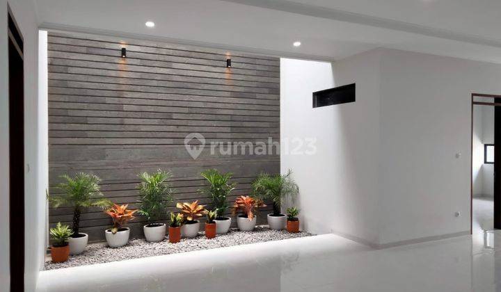 Rumah Lux Singgasana Pradana  2