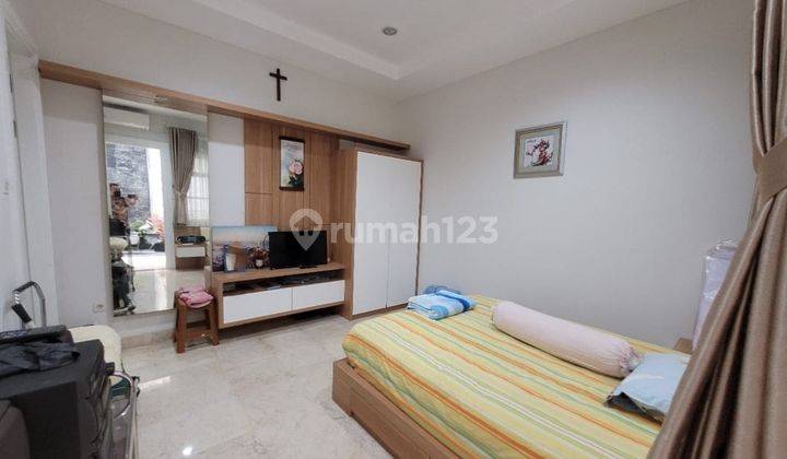 Rumah 2 Lantai Bagus Semi Furnished SHM di Sayap Riau, Bandung 2