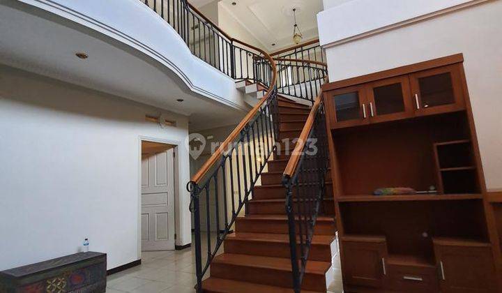 Rumah 2 Lantai Bagus Furnished SHM di Sayap Dago
belakang Jayakarta
, Bandung 9