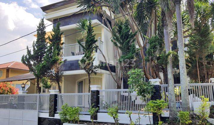 Rumah 2 Lantai Bagus Furnished SHM di Sayap Dago
belakang Jayakarta
, Bandung 1