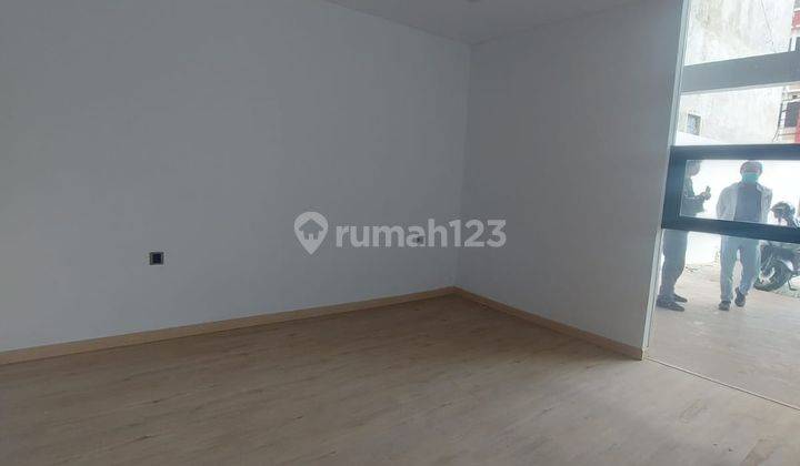 Rumah 4 Lantai Bagus Unfurnished SHM di Babakan Jeruk , Bandung 2