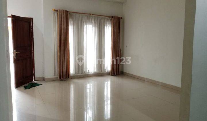 Rumah Bagus Unfurnished SHM di Taman Kopo Indah, Bandung 1