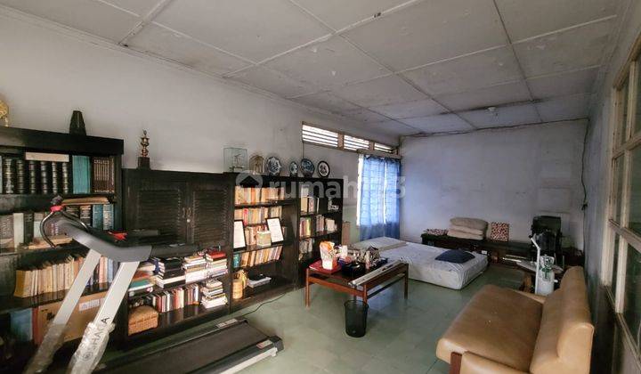 Rumah 2 Lantai Bagus Unfurnished SHM di Supratman Mainroad, Bandung 2