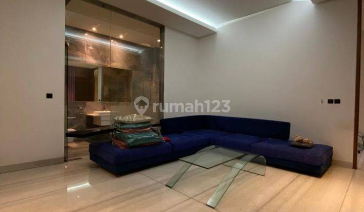 Rumah 3 Lantai Bagus Furnished SHM di Sayap Pasir Kaliki, Bandung 1