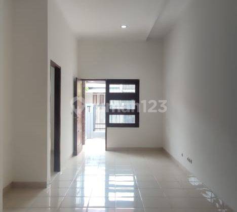 Rumah Bagus Unfurnished SHM di Taman Kopo Indah 3, Bandung 1