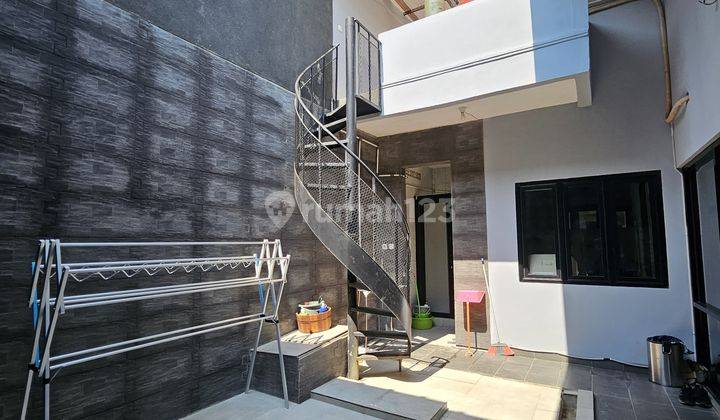 Rumah Bagus Unfurnished SHM di Sayap Bkr, Bandung 2