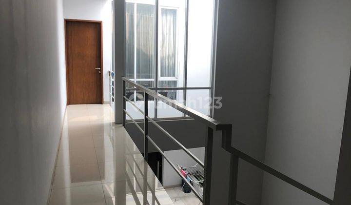 Rumah 2 Lantai Bagus Unfurnished SHM di Kopo Mas , Bandung 2