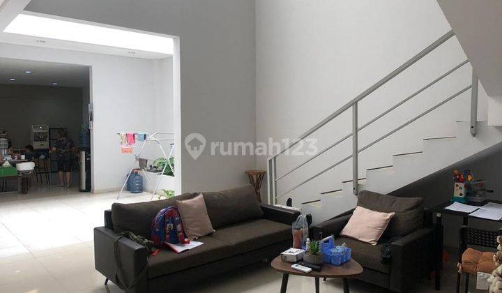 Rumah 2 Lantai Bagus Unfurnished SHM di Kopo Mas , Bandung 1